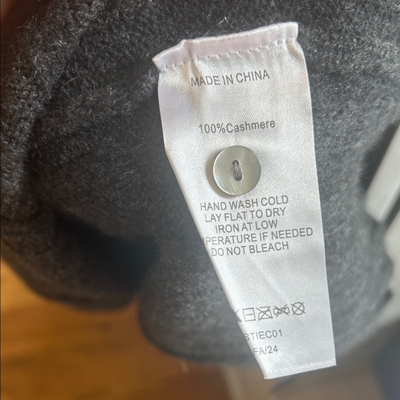 Quince Charcoal Long Sleeve 100% Mongolian Cashmere Ribbed Dress. - Picture 7 of 8